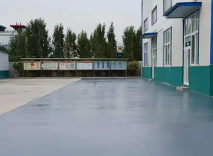 合肥彩色路面喷涂翻新的材料对冬季